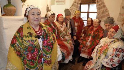 "Пісні, які бережемо донині": на Черкащині фольклорні колективи з колядками зустрічають Різдво "Пісні, які бережемо донині": на Черкащині фольклорні колективи з колядками зустрічають Різдво