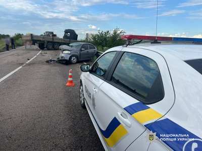 На Одещині зіткнулися вантажівка й легковик: травмувалася жінка На Одещині зіткнулися вантажівка й легковик: травмувалася жінка