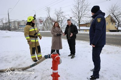 Перший наземний гідрант Перший наземний гідрант