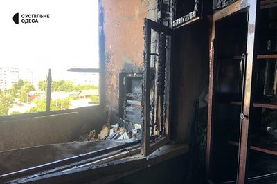 "Я до вікна і тут вибухнуло": наслідки пожежі в дев'ятиповерхівці в Одесі "Я до вікна і тут вибухнуло": наслідки пожежі в дев'ятиповерхівці в Одесі