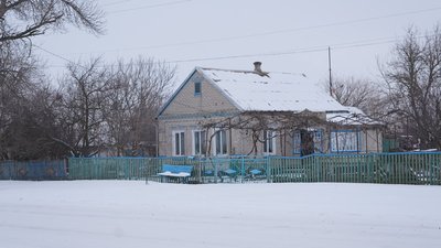 Працює один магазин, відділення пошти закрилося: як живуть у прифронтовому Зарічному на Дніпропетровщині Працює один магазин, відділення пошти закрилося: як живуть у прифронтовому Зарічному на Дніпропетровщині