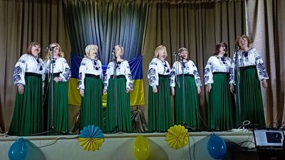 “Пісня допомагає нам вижити”: як ансамбль "Чарівниці" зберігає репертуар під час війни “Пісня допомагає нам вижити”: як ансамбль "Чарівниці" зберігає репертуар під час війни
