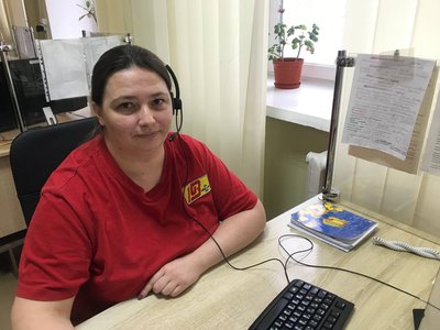 Переселенка з Запоріжжя працює диспетчеркою в Житомирі та мріє про повернення додому Переселенка з Запоріжжя працює диспетчеркою в Житомирі та мріє про повернення додому
