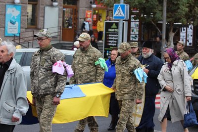 Умань схилила голови: на Черкащині попрощалися із полеглим захисником Умань схилила голови: на Черкащині попрощалися із полеглим захисником