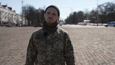 Пройшов АТО/ООС, битву за Чернігів, а маючи можливість списатися — повернувся на фронт : як прощалися з Олегом Прядком Пройшов АТО/ООС, битву за Чернігів, а маючи можливість списатися — повернувся на фронт : як прощалися з Олегом Прядком