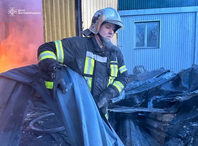У Радомишлі горіло деревообробне підприємство — що відомо