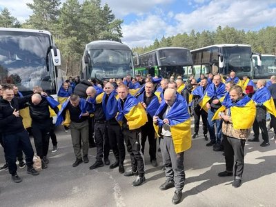 Атака БпЛА на Одесу: влучання у житлові будинки, є загиблі та поранені. Хроніка 1521-го дня війни Атака БпЛА на Одесу: влучання у житлові будинки, є загиблі та поранені. Хроніка 1521-го дня війни