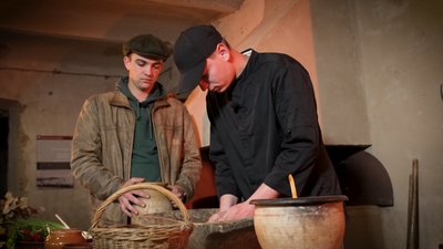 "Кулінарний спадок": як вояки УПА пекли хліб із жолудів на Рівненщині "Кулінарний спадок": як вояки УПА пекли хліб із жолудів на Рівненщині