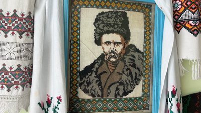 “Це наше – українське”: музей з речей місцевих жителів створили у сільському клубі на Рівненщині “Це наше – українське”: музей з речей місцевих жителів створили у сільському клубі на Рівненщині