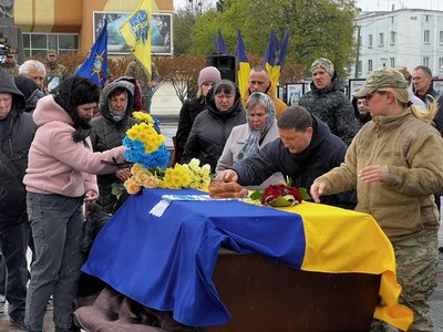 Із 38-річним військовим Володимиром Зимою попрощались у Рівному Із 38-річним військовим Володимиром Зимою попрощались у Рівному