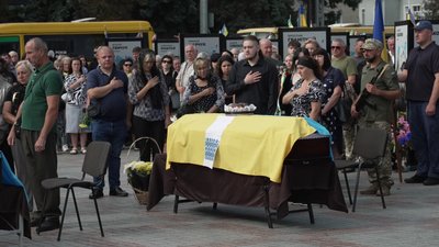 Із військовими Олександром Іллюком, Валерієм Рудишиним та Ігорем Мельничуком попрощались у Рівному