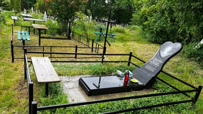 У Каневі пошкодили могили на кладовищі У Каневі пошкодили могили на кладовищі