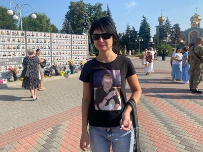 Роковини Іловайської трагедії: у Черкасах молилися та згадували полеглих Героїв Роковини Іловайської трагедії: у Черкасах молилися та згадували полеглих Героїв