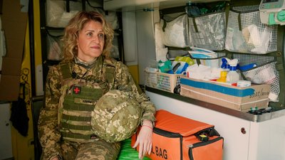 реанімобіль медикиня 30-ї ОМБр Ірина "Айріш" Донецька область 1 листопада 2024 рік реанімобіль медикиня 30-ї ОМБр Ірина "Айріш" Донецька область 1 листопада 2024 рік