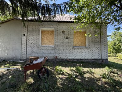 "Ми довго думали чим це таким новеньким стріляють": Білопілля обстріляли активними реактивними снарядами "Ми довго думали чим це таким новеньким стріляють": Білопілля обстріляли активними реактивними снарядами