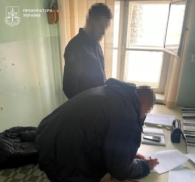 Обіцяли допомогу з лікуванням: військового на Полтавщині ошукали майже на 15 тисяч доларів Обіцяли допомогу з лікуванням: військового на Полтавщині ошукали майже на 15 тисяч доларів
