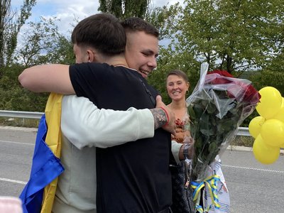 На Вінниччині зустріли звільненого з полону Олександра Журжу На Вінниччині зустріли звільненого з полону Олександра Журжу