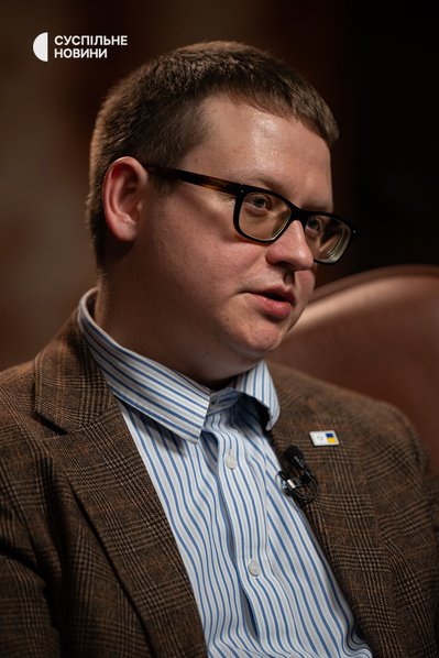 Микола Бєлєсков під час інтервʼю Суспільному у Києві Микола Бєлєсков під час інтервʼю Суспільному у Києві