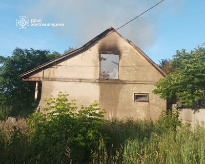 На Житомирщині під час пожежі в будинку загинув 59-річний чоловік На Житомирщині під час пожежі в будинку загинув 59-річний чоловік