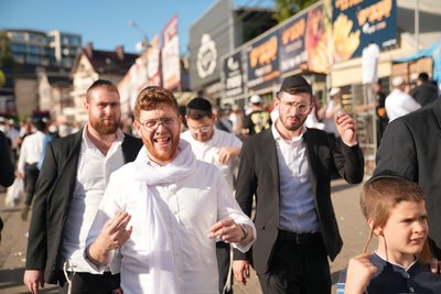 Гуляння під час війни: як хасиди зустрічають 5786 рік — фоторепортаж з Умані