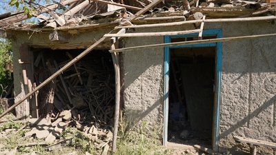 "Мене вкинуло хвилею назад у коридор": жителька села на Кіровоградщині про нічний обстріл "Мене вкинуло хвилею назад у коридор": жителька села на Кіровоградщині про нічний обстріл