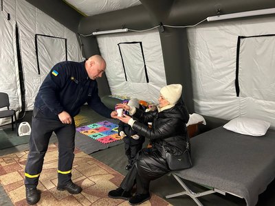 У Хмельницькому за вихідні пункти незламності відвідали понад 450 людей У Хмельницькому за вихідні пункти незламності відвідали понад 450 людей