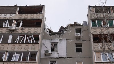 У Миколаєві понад три роки не можуть демонтувати зруйнований під’їзд після обстрілу: коли почнуть роботи У Миколаєві понад три роки не можуть демонтувати зруйнований під’їзд після обстрілу: коли почнуть роботи