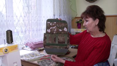 Шиють амуніцію для ЗСУ Шиють амуніцію для ЗСУ