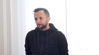 Мурал замість панно: у Рівному готують стіну для стінопису пам'яті воїна Тараса Давидюка Мурал замість панно: у Рівному готують стіну для стінопису пам'яті воїна Тараса Давидюка