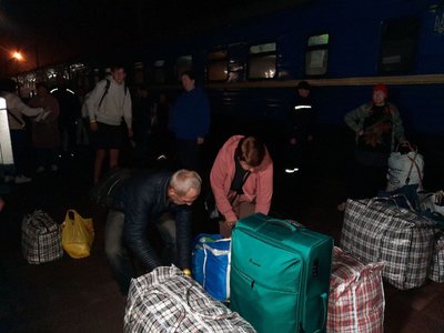 На Черкащину вночі прибув евакуаційний потяг з Донеччини На Черкащину вночі прибув евакуаційний потяг з Донеччини