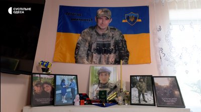 Батько та брат потрапили у полон на Зміїному, чоловік загинув на війні: історія родини з Одещини Батько та брат потрапили у полон на Зміїному, чоловік загинув на війні: історія родини з Одещини