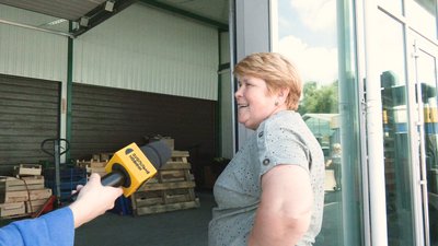 Перевірка якості баштанних культур на ринку в Житомирі