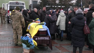 З військовим Миколою Маргасюком попрощалися у Рівному З військовим Миколою Маргасюком попрощалися у Рівному