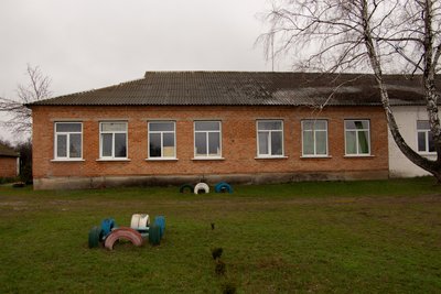В Опішнянській громаді встановили сонячну станцію біля гуртожитку, де проживають ВПО В Опішнянській громаді встановили сонячну станцію біля гуртожитку, де проживають ВПО