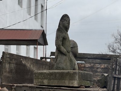 Евакуювали за сім годин. З прифронтової Петропавлівки бійці 25 ОПДбр разом з істориками вивезли половецьких баб Евакуювали за сім годин. З прифронтової Петропавлівки бійці 25 ОПДбр разом з істориками вивезли половецьких баб