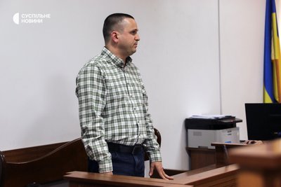 Прокурор Ярослав Жовнерчук під час судового засідання в Шевченківському райсуді Києва 2 травня 2025 року Прокурор Ярослав Жовнерчук під час судового засідання в Шевченківському райсуді Києва 2 травня 2025 року