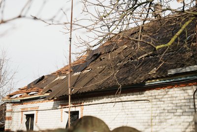 "Як бахнуло, я отак і впала": в селі на Лебединщині Сумської області впала російська ракета "Як бахнуло, я отак і впала": в селі на Лебединщині Сумської області впала російська ракета