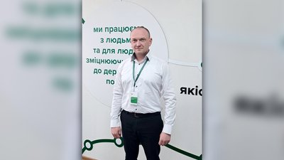 На чому їздять керівники сервісних центрів МВС Сумщини: дані з декларацій На чому їздять керівники сервісних центрів МВС Сумщини: дані з декларацій