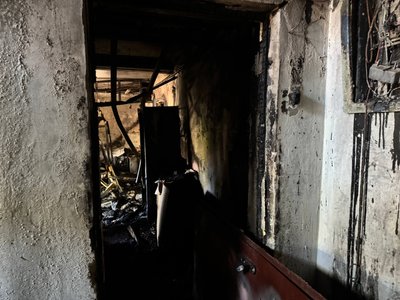 Війська РФ вдарили по Кам'янському, є поранені: що відбувається на місці події Війська РФ вдарили по Кам'янському, є поранені: що відбувається на місці події