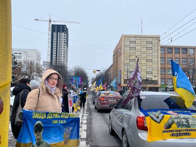 "Хай кажуть, що він загинув, а ми чекаємо його живим": у Черкасах відбулася акція "Не мовчи — полон вбиває" "Хай кажуть, що він загинув, а ми чекаємо його живим": у Черкасах відбулася акція "Не мовчи — полон вбиває"
