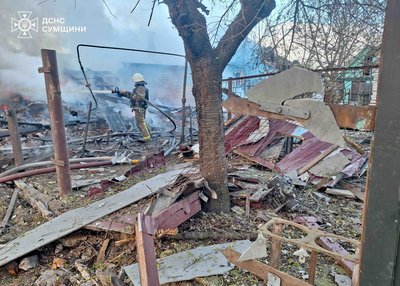 Атака "шахедів" на Конотоп: поранені п'ятеро людей, пошкоджені будинки, лікарня та трамвайна мережа Атака "шахедів" на Конотоп: поранені п'ятеро людей, пошкоджені будинки, лікарня та трамвайна мережа