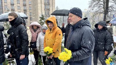 Пролунав Дзвін Гідності: у Києві молитвою вшанували борців за свободу України Пролунав Дзвін Гідності: у Києві молитвою вшанували борців за свободу України