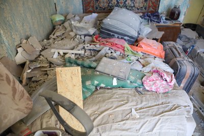 "Нема ні перестінків, ні стель, ні даху". Що розповіли очевидці авіаударів РФ по Херсону "Нема ні перестінків, ні стель, ні даху". Що розповіли очевидці авіаударів РФ по Херсону
