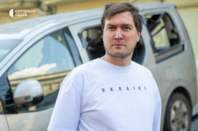 Пошкоджені авто, дрони та уламки: в Одесі відкрили виставку про атаки на гуманітарні місії Пошкоджені авто, дрони та уламки: в Одесі відкрили виставку про атаки на гуманітарні місії