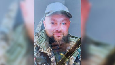 На Чернігівщині поховали Антона Никифоренка та Юрія Литвяка, які загинули на Донеччині та Луганщині На Чернігівщині поховали Антона Никифоренка та Юрія Литвяка, які загинули на Донеччині та Луганщині
