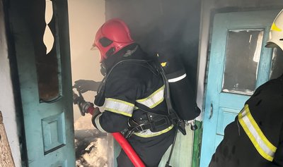 Упродовж 16-17 січня рятувальники ліквідували загоряння житлових будинків, легкового автомобіля, електрощитової Упродовж 16-17 січня рятувальники ліквідували загоряння житлових будинків, легкового автомобіля, електрощитової
