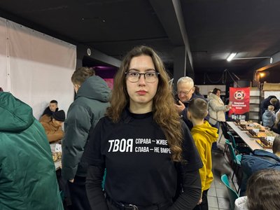 Членкиня Тернопільського осередоку Молодіжного Націоналістичного Конгресу Марія Кіндяк, 22 лютого 2026 року Членкиня Тернопільського осередоку Молодіжного Націоналістичного Конгресу Марія Кіндяк, 22 лютого 2026 року