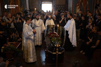 Панахида за загиблою Вікторією Рощиною у Михайлівському соборі у Києві, 8 серпня 2025 року Панахида за загиблою Вікторією Рощиною у Михайлівському соборі у Києві, 8 серпня 2025 року