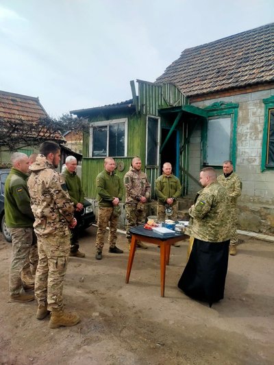 "Сповідаю воїнів і почався артобстріл": історія військового капелана зі Львова "Сповідаю воїнів і почався артобстріл": історія військового капелана зі Львова