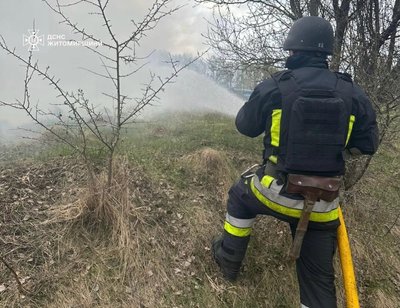 Армія РФ атакувала транспортну інфраструктуру Житомирщини: є загибла